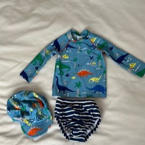 Boden baby swim suit + hat 6-12mo